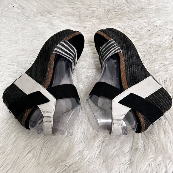 OTBT Bushnell Black White Leather Ankle Strap Textile Platform Wedge Sandal 9.5M - Picture 6 of 10